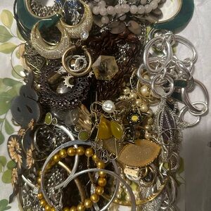 Assortment of jewelry